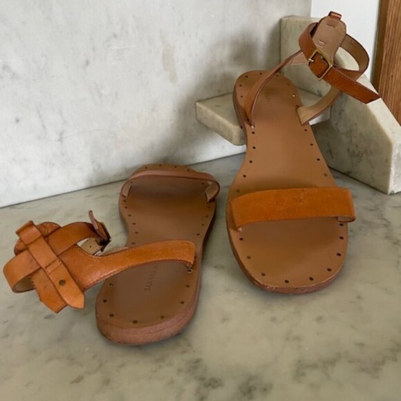 BANANA REPUBLIC Brown Studded Bare Ankle Strap Flat Sandals 6 1/2 - Picture 1 of 15